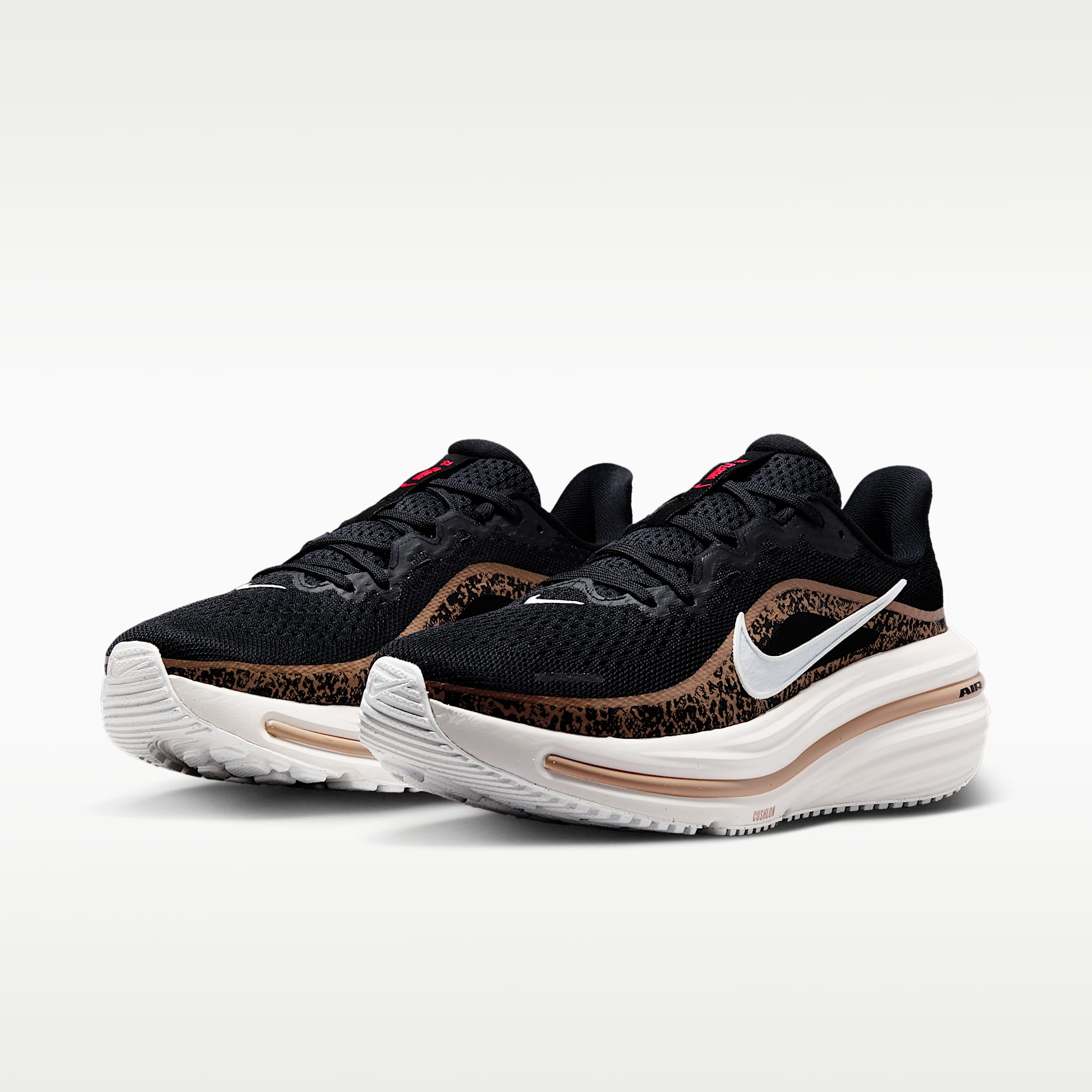 Nike Winflo 12 Straßenlaufschuh (Damen) – Schwarz/British Khaki/Fusion Red/Sail