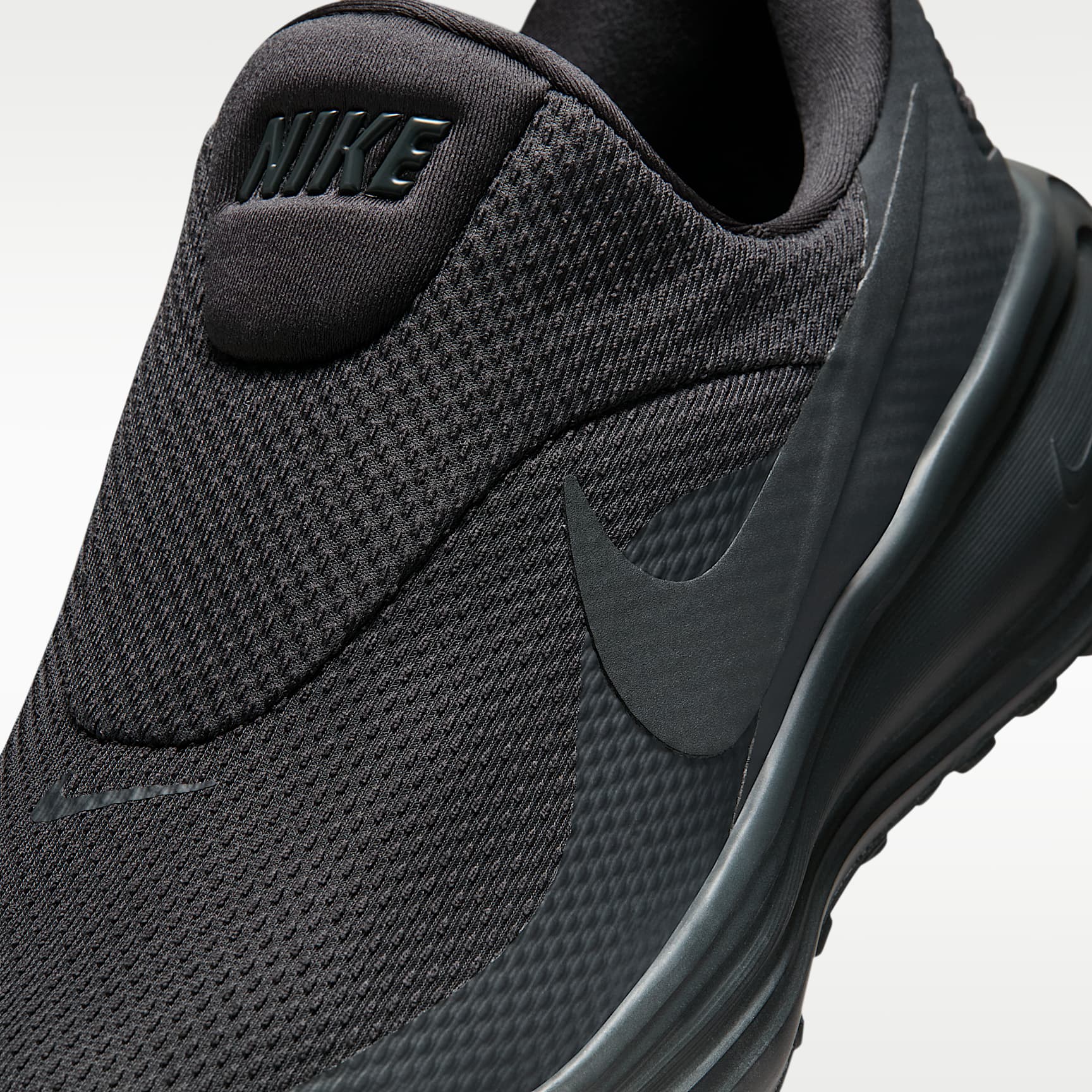 Nike Revolution 8 EasyOn Straßenlaufschuh (Herren) – Anthracite/Schwarz/Anthracite