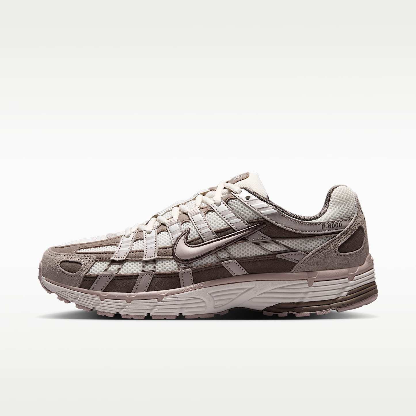 Nike P-6000 Schuh (Damen) – Summit White/Cave Stone/College Grey/Platinum Violet