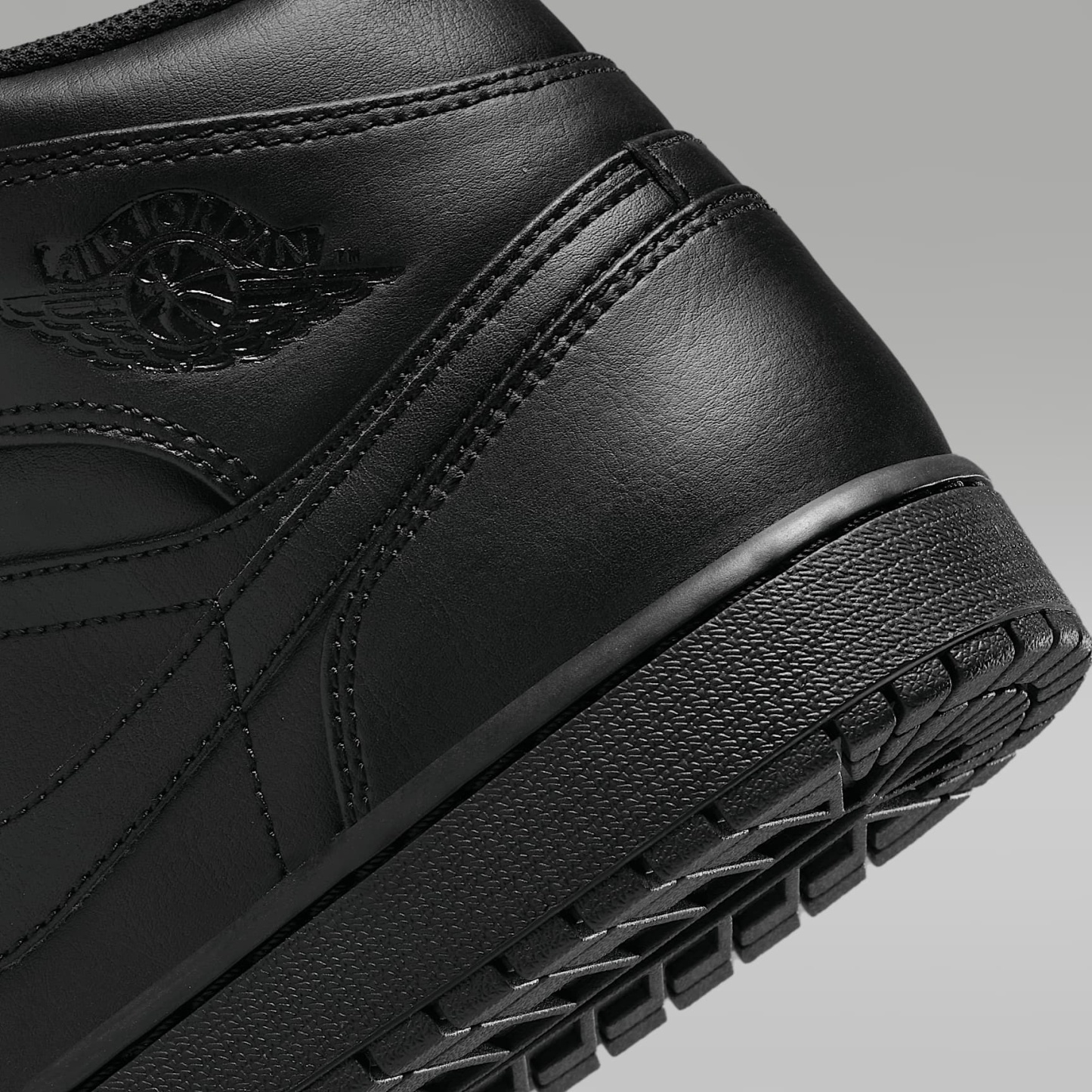 Air Jordan 1 Mid Schuh (Herren) – Schwarz/Schwarz/Schwarz