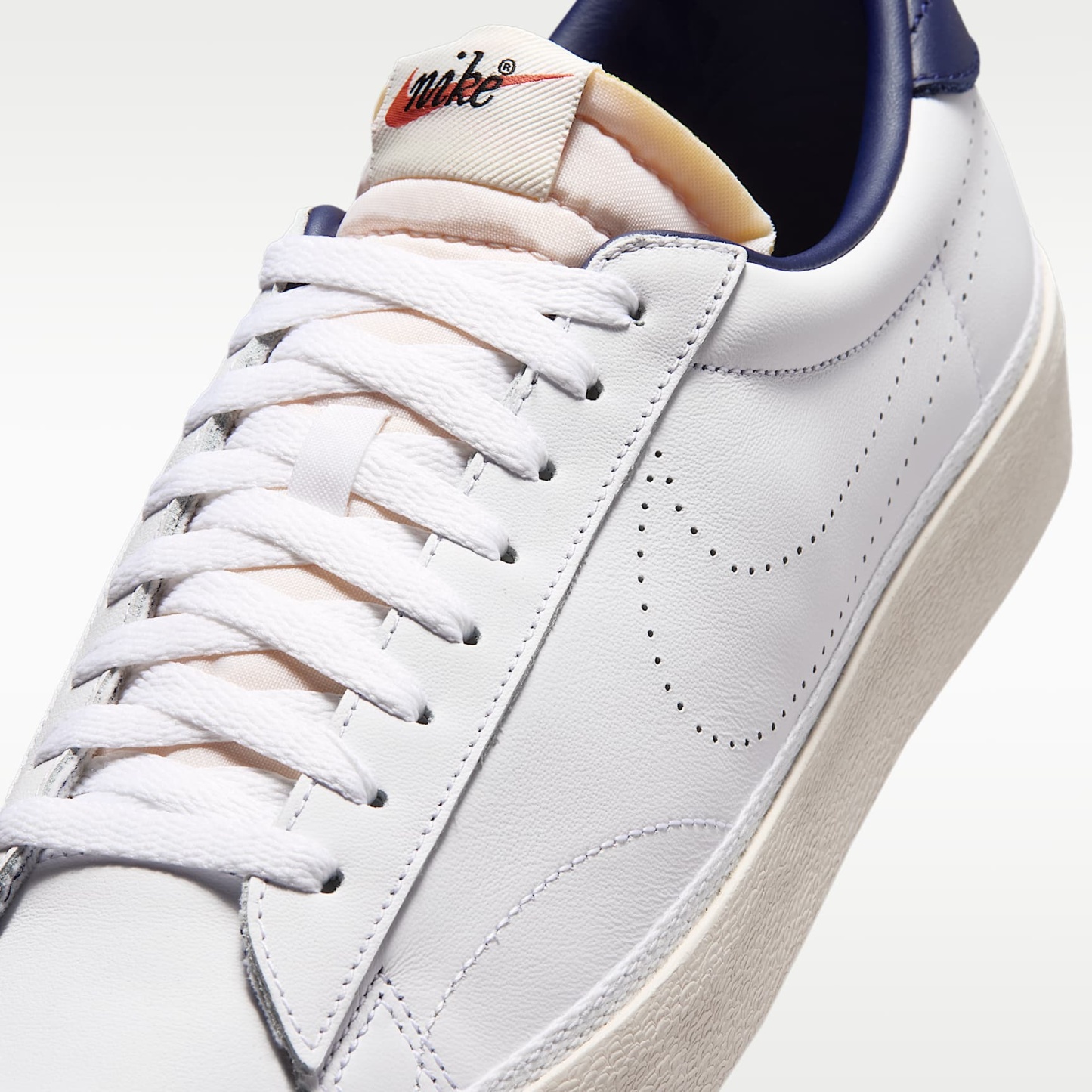 Tennis Classic Schuh (Herren) – Weiß/Midnight Navy/Sail/Weiß