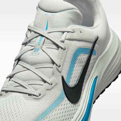 Nike Quest 7 Straßenlaufschuhe (Herren) – Vast Grey/Light Current Blue/Off White/Anthracite