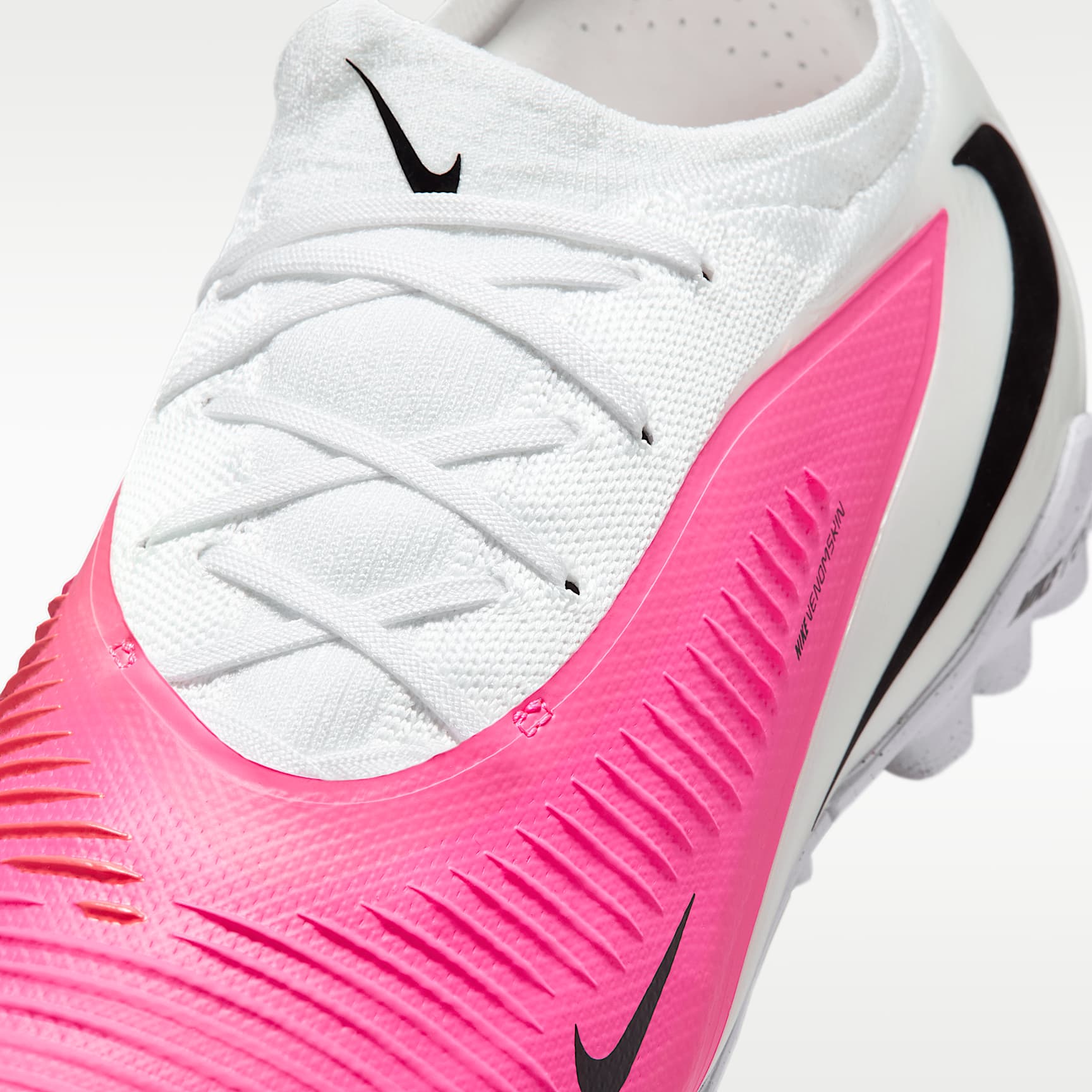 Nike Phantom 6 Low Pro Fußballschuh für Turf – Multi-Color/Schwarz