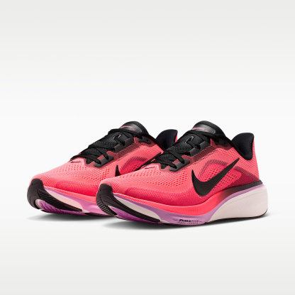 Nike Pegasus 42 Straßenlaufschuh (Damen) – Lava Glow/Flash Crimson/Light Magenta/Schwarz
