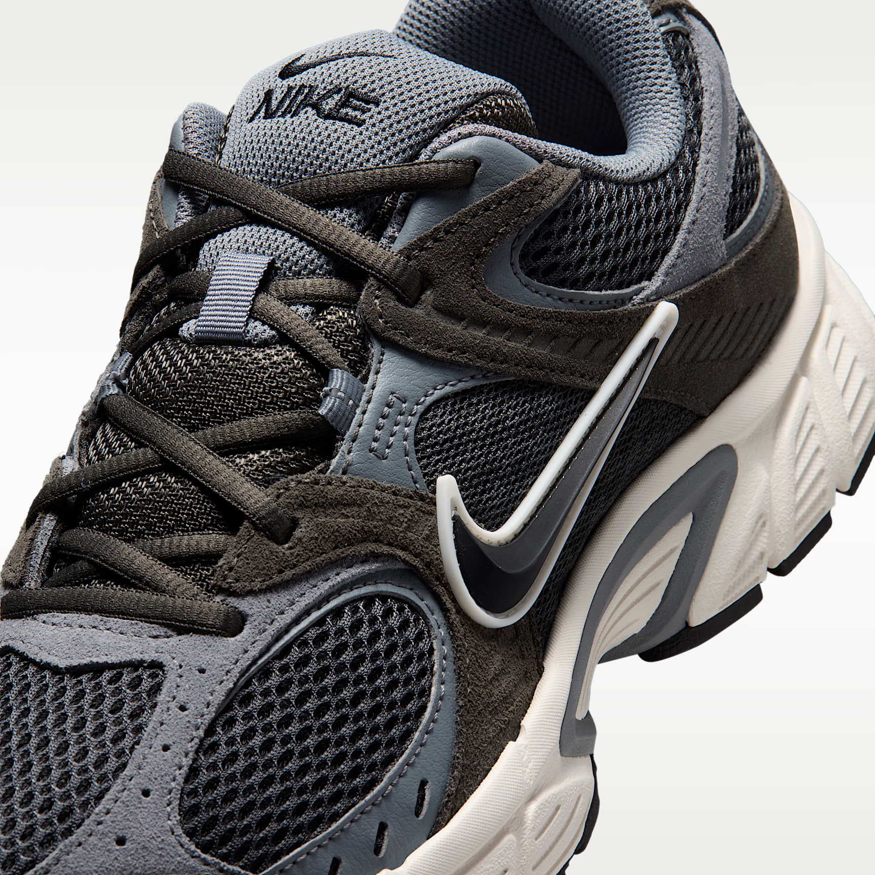 Nike V5 RNR Suede Schuh (Herren) – Anthracite/Cool Grey/Newsprint/Schwarz