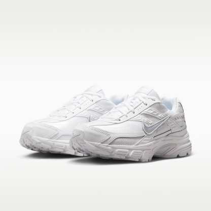 Nike Initiator Damenschuh – Weiß/Photon Dust/Metallic Silver