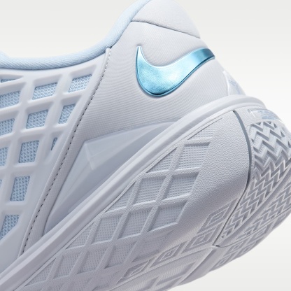 Kobe III Low Protro Herren-Basketballschuh – Pure Platinum/Armory Blue