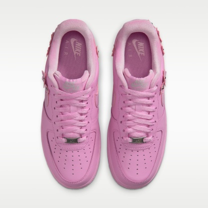 Nike Air Force 1 '07 "Florette" Schuh (Damen) – Pink Rise/Pink Foam/Metallic Silver/Pink Rise