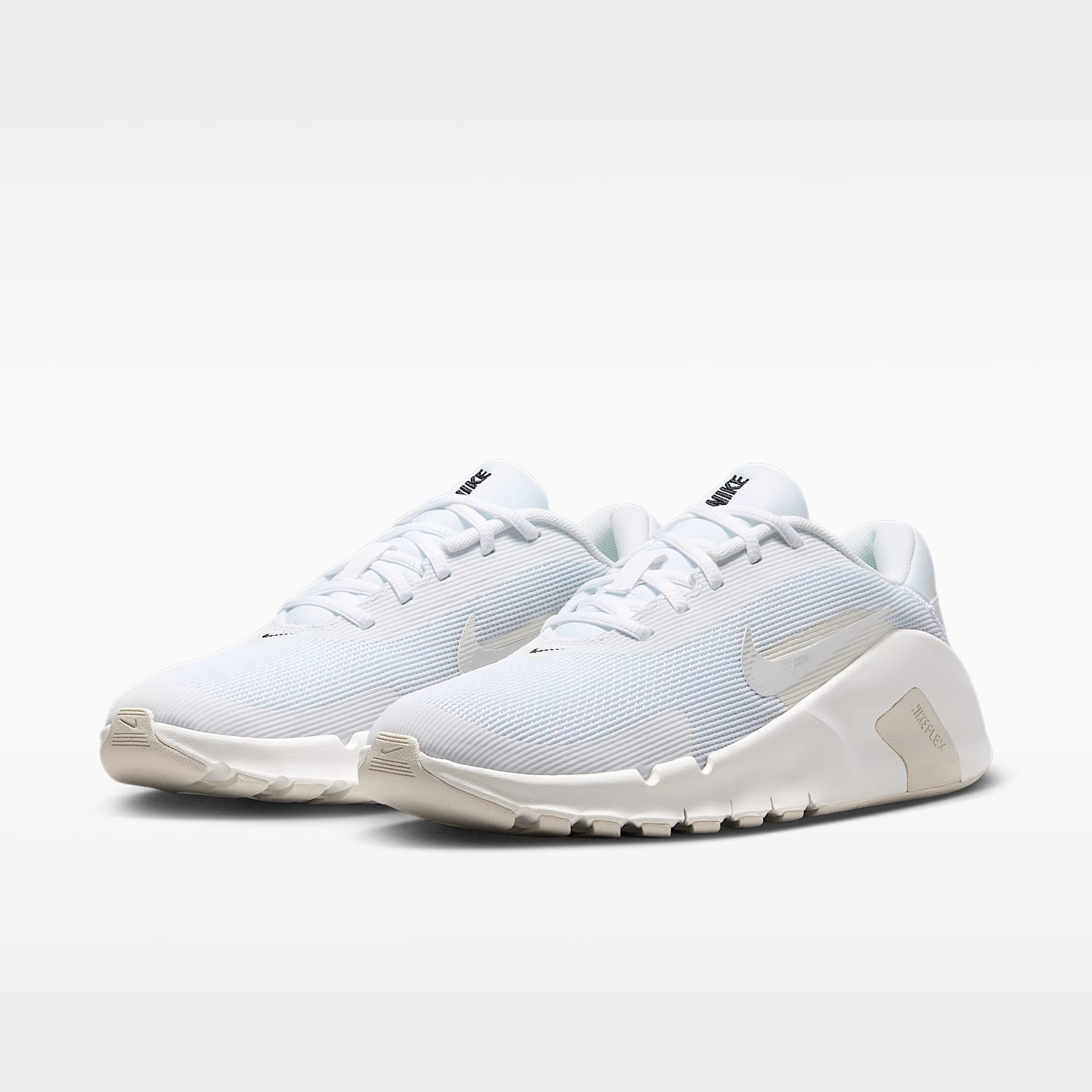 Nike Flex Train Workout-Schuh (Damen) – Weiß/Sail/Phantom/Metallic Silver
