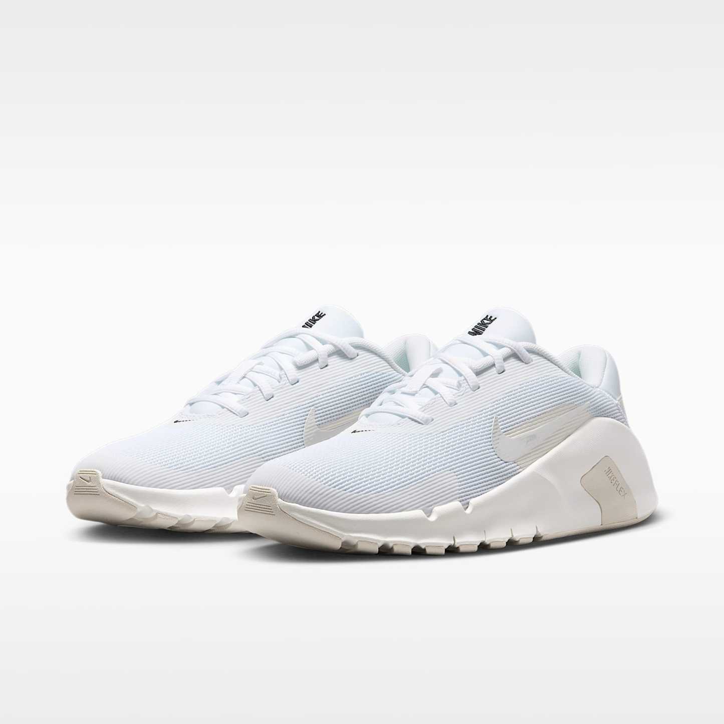 Nike Flex Train Workout-Schuh (Damen) – Weiß/Sail/Phantom/Metallic Silver