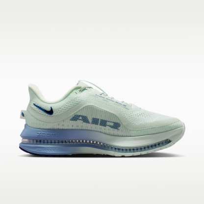 Nike Pegasus Premium Straßenlaufschuh (Damen) – Barely Green/Work Blue/Football Grey/Blue Void