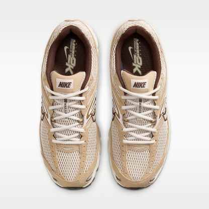 Nike Air Max Moto 2K Schuh (Herren) – Linen/Baroque Brown/Chalk/Light Orewood Brown