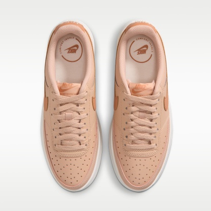 Nike Court Vision Alta Schuh (Damen) – Shimmer/Sail/Light Cognac
