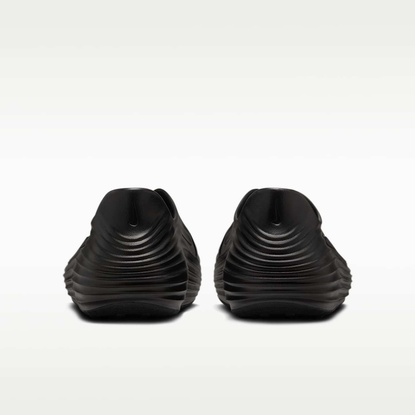 Nike ReactX Rejuven8 Schuh (Damen) – Schwarz/Schwarz/Schwarz