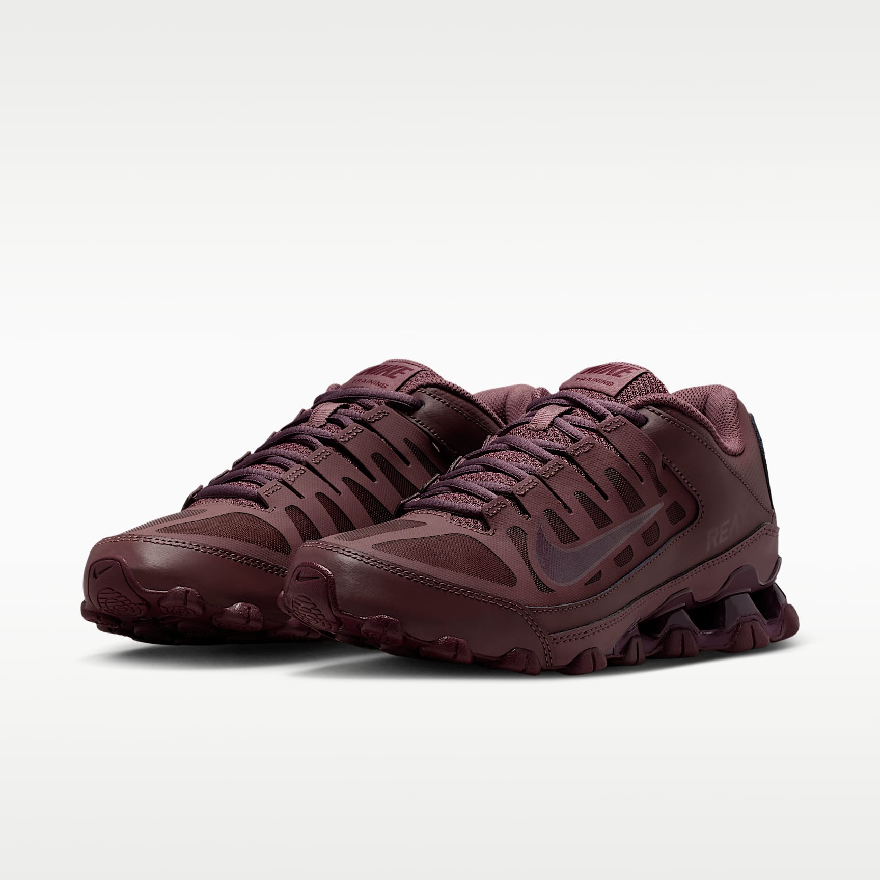 Nike Reax 8 TR Workout-Schuh (Damen) – Tattoo/Burgundy Crush