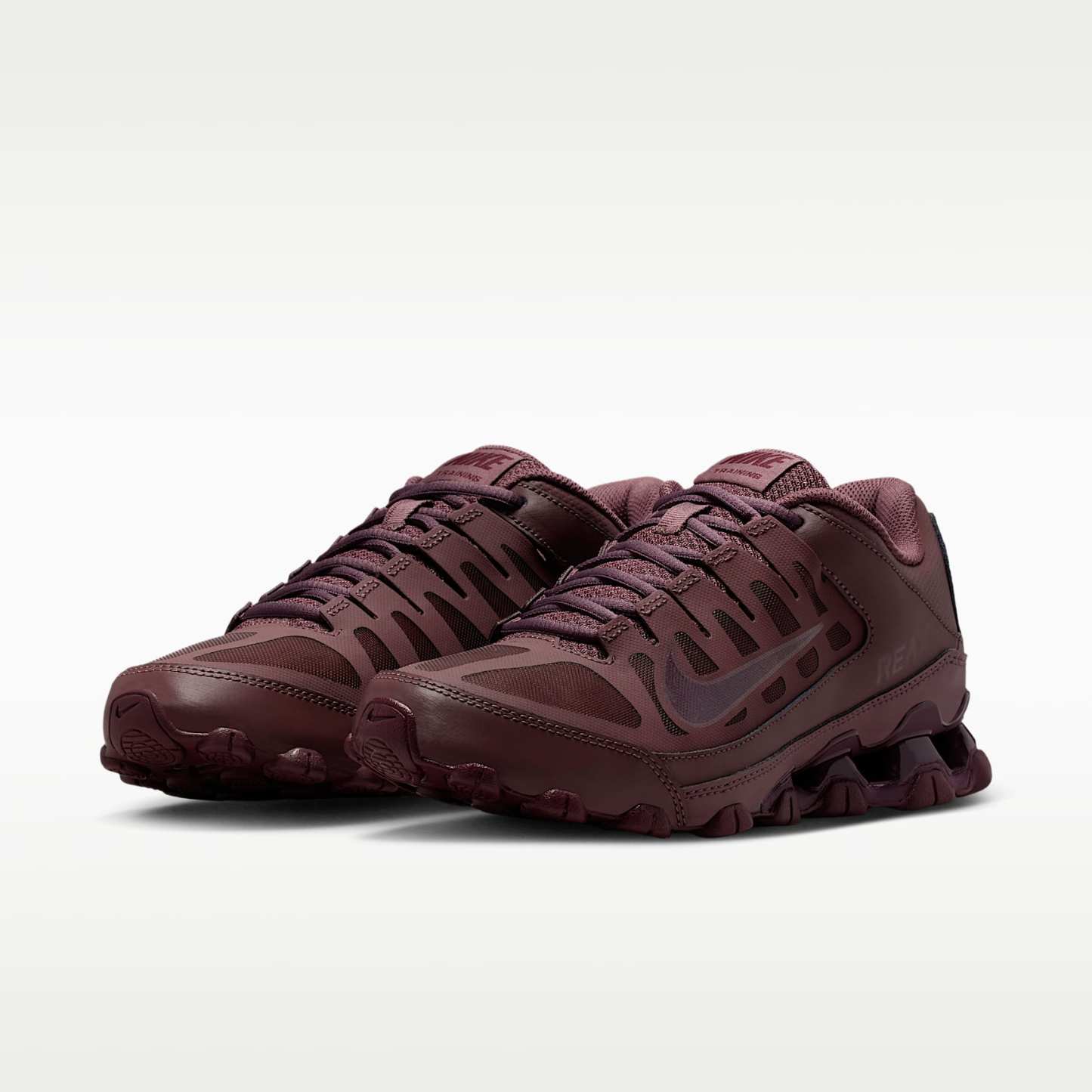 Nike Reax 8 TR Workout-Schuh (Damen) – Tattoo/Burgundy Crush