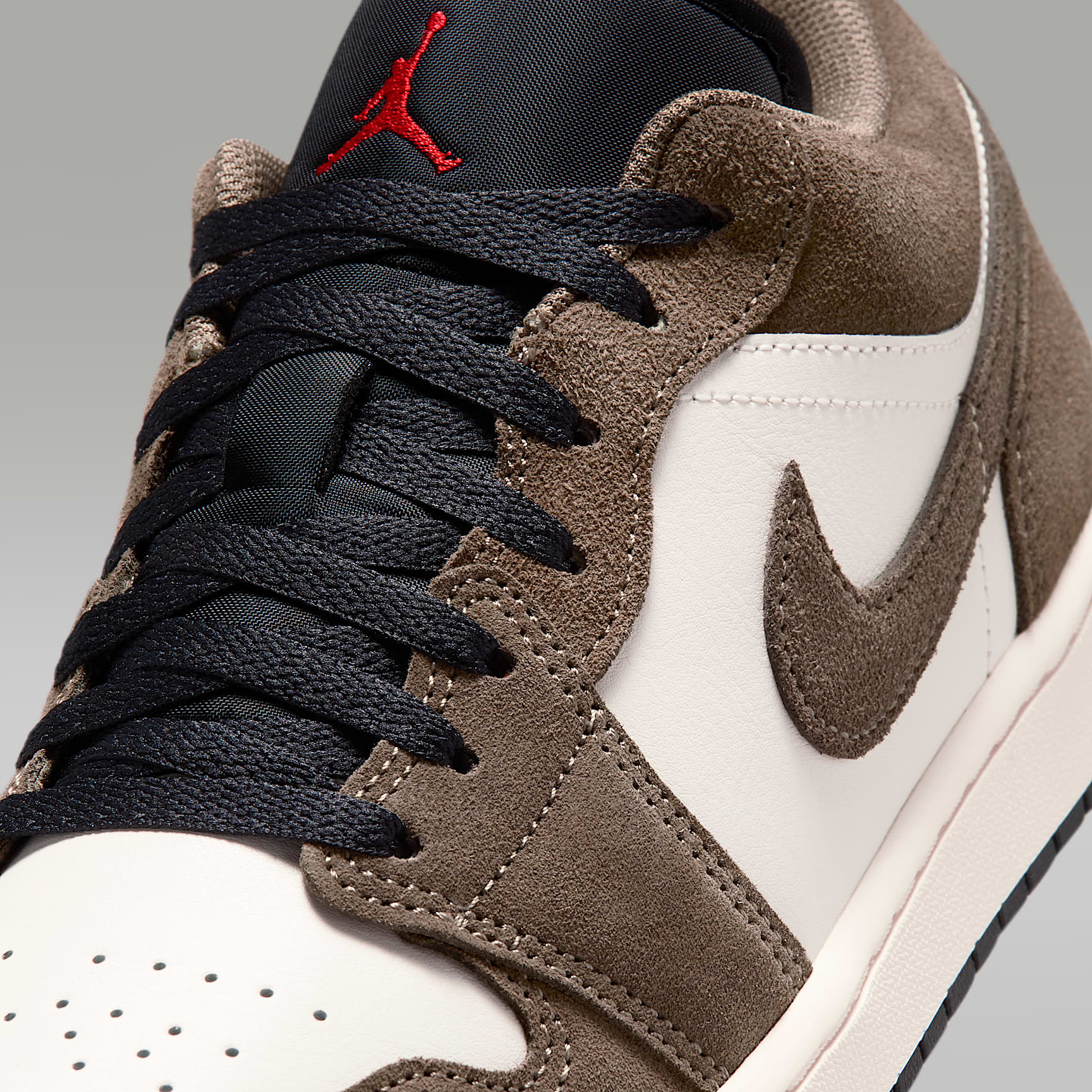 Air Jordan 1 Low Herrenschuh – Palomino/Phantom/Sail/Schwarz
