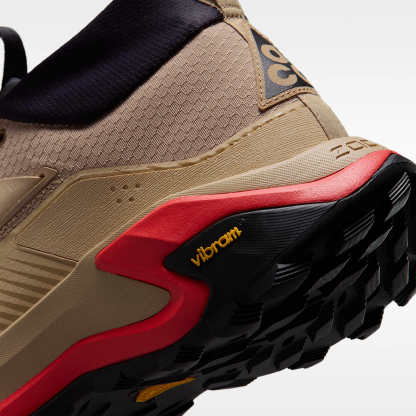 ACG Zegama Hike Wanderschuh (Herren) – British Khaki/Linen/Light Crimson/British Khaki