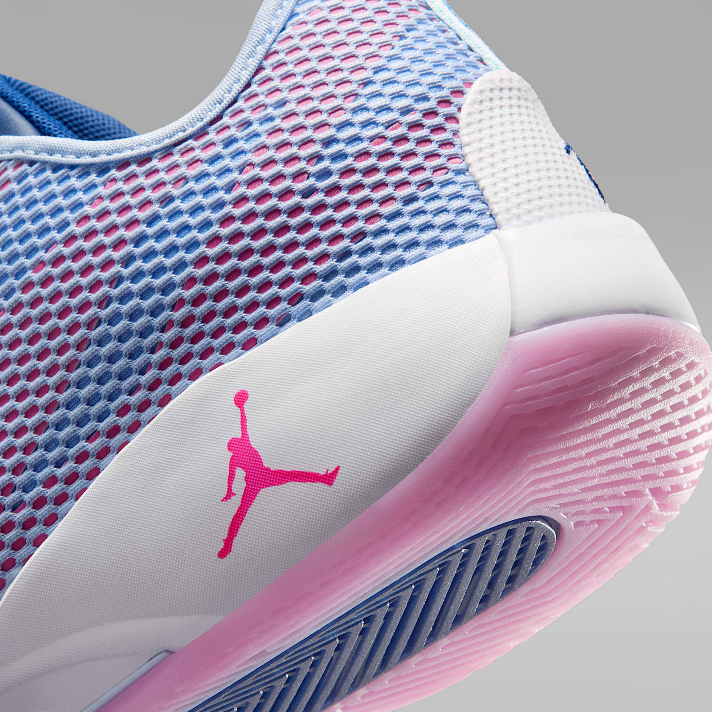 Luka 77 Basketballschuh – Light Marine/Blue Void/Weiß/Hyper Pink