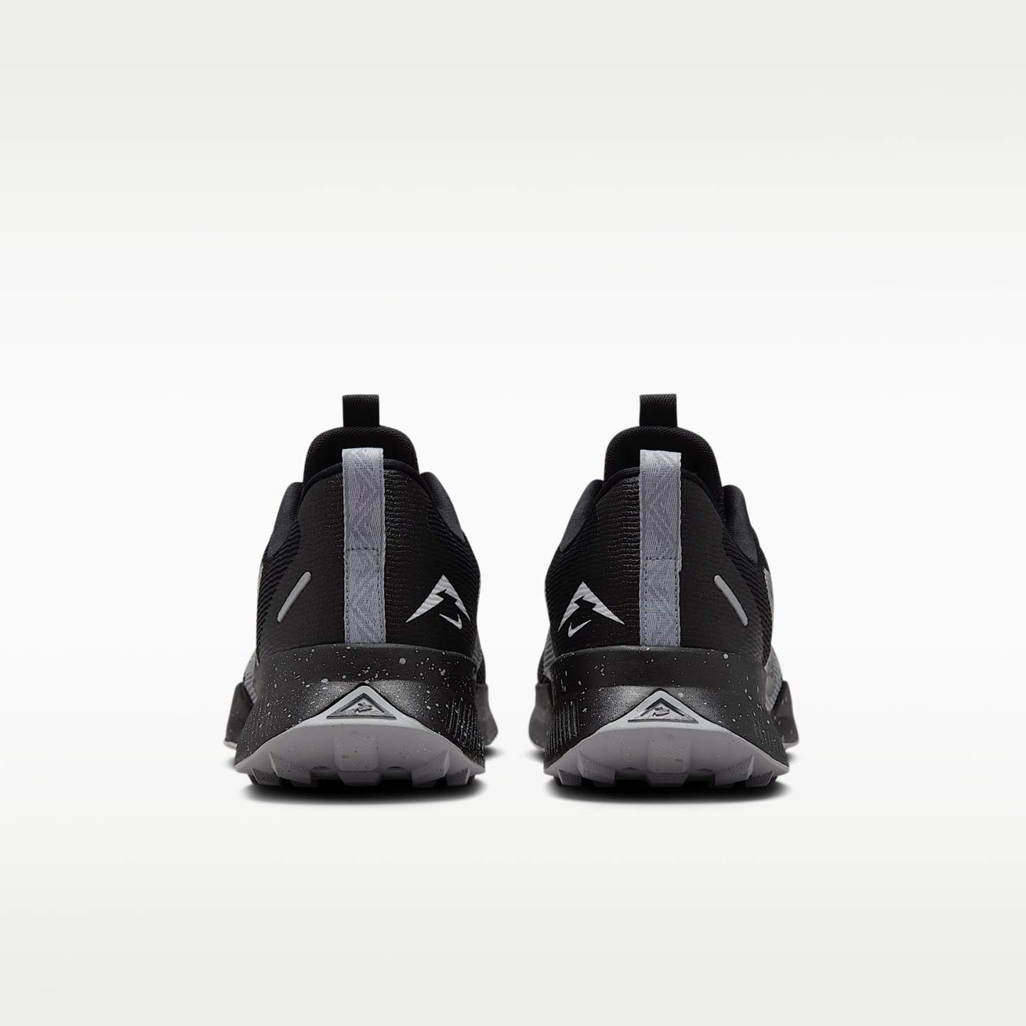 Nike Juniper Trail 3 Traillaufschuh (Herren) – Schwarz/Wolf Grey/Photon Dust/Schwarz
