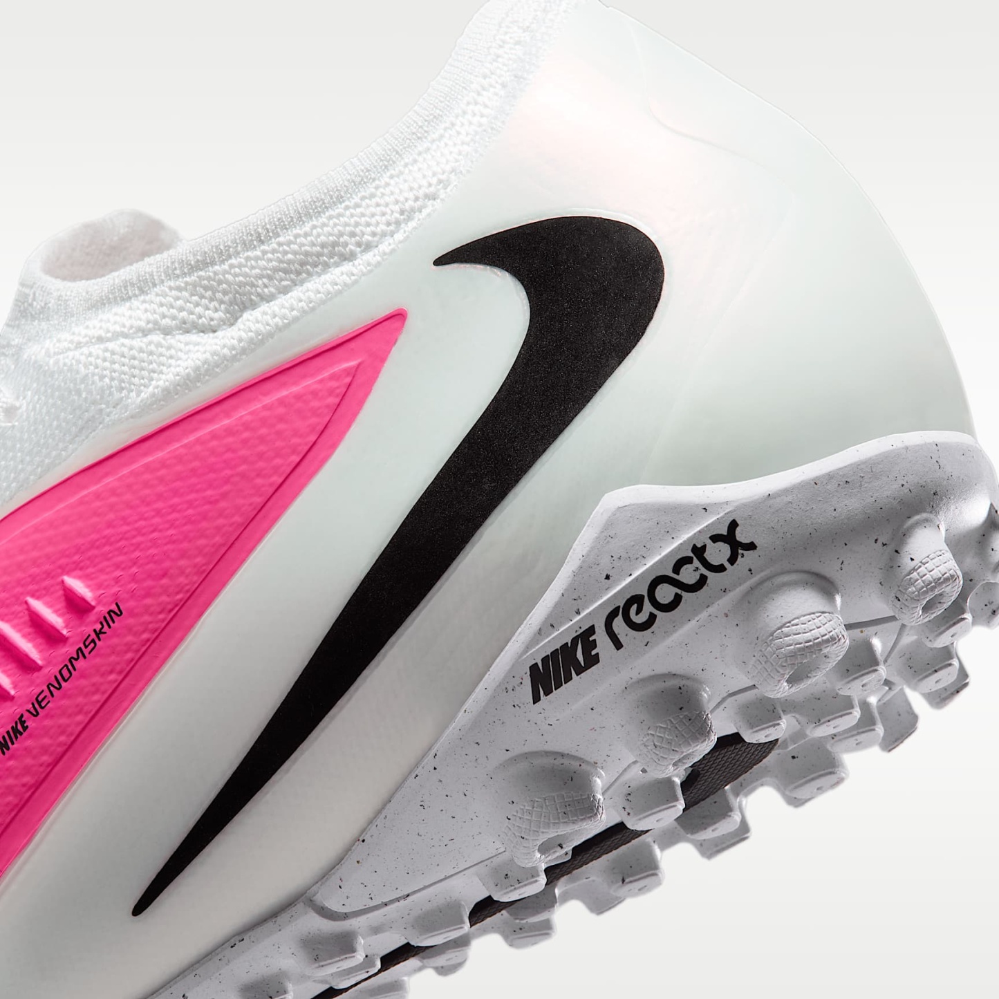 Nike Phantom 6 Low Pro Fußballschuh für Turf – Multi-Color/Schwarz