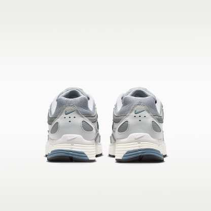Nike P-6000 Schuh (Herren) – Light Smoke Grey/Smoke Grey/Photon Dust/Blue Graphite