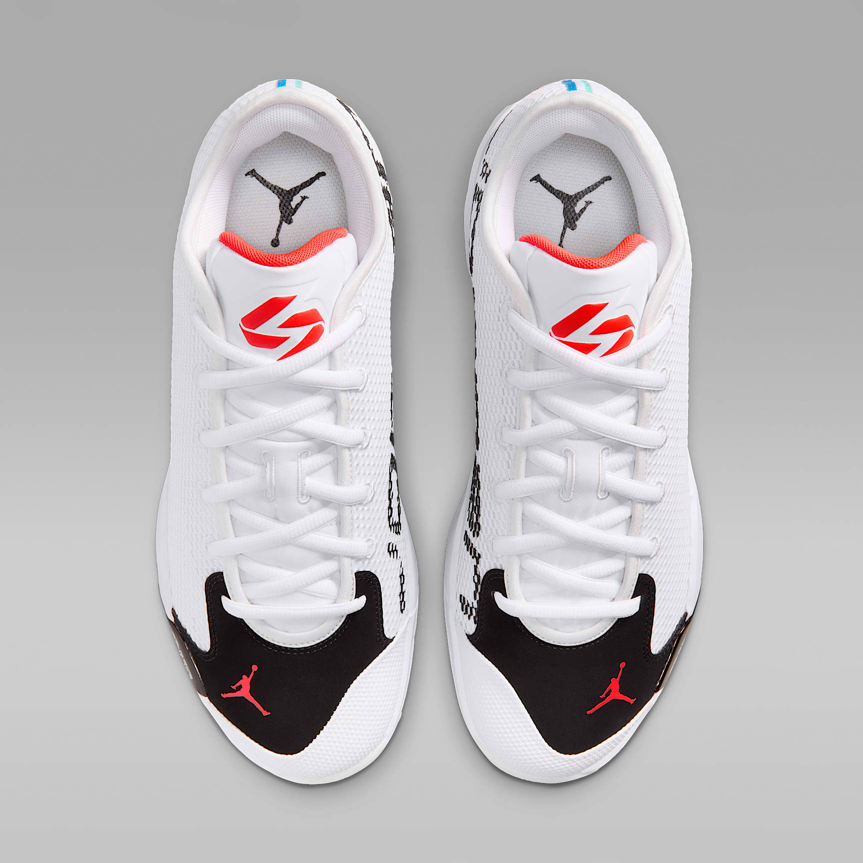 Luka 77 Basketballschuh – Weiß/Schwarz/Sail/Bright Crimson