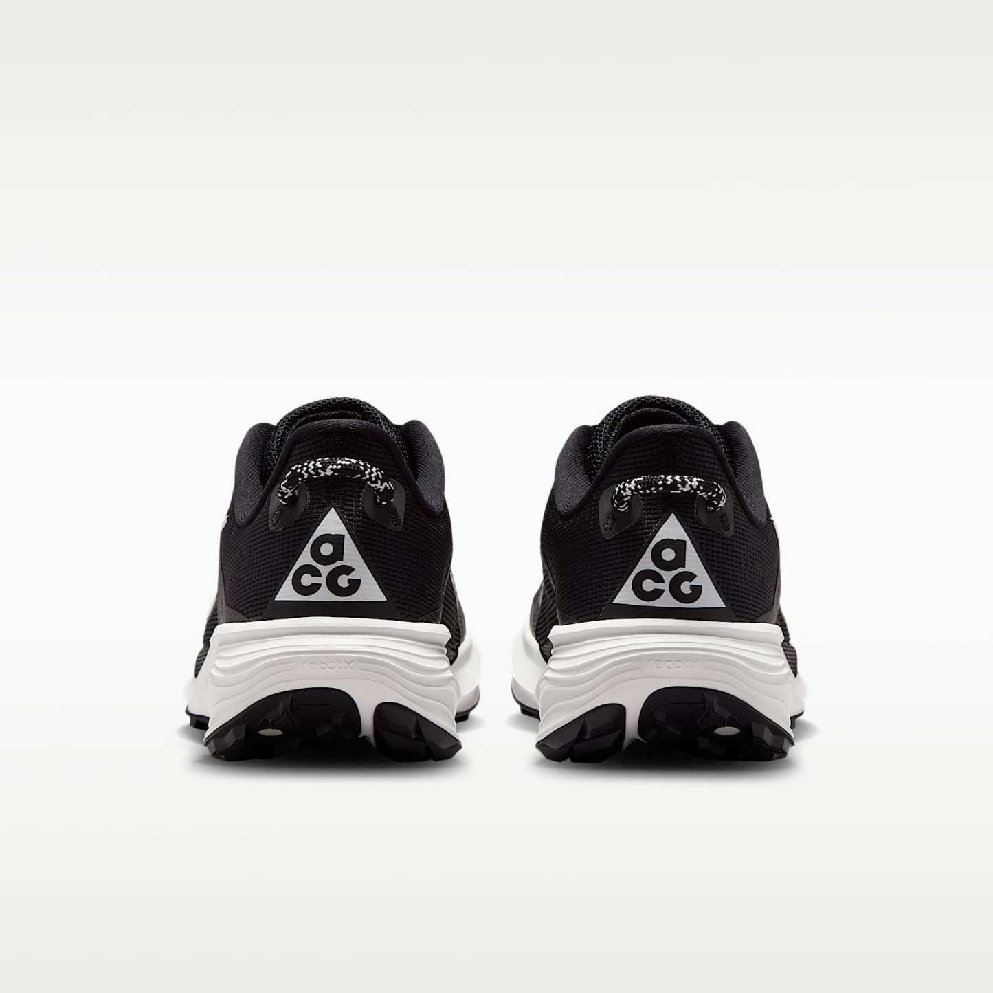 Nike ACG Pegasus Trail Traillaufschuh (Damen) – Schwarz/Anthracite/Summit White
