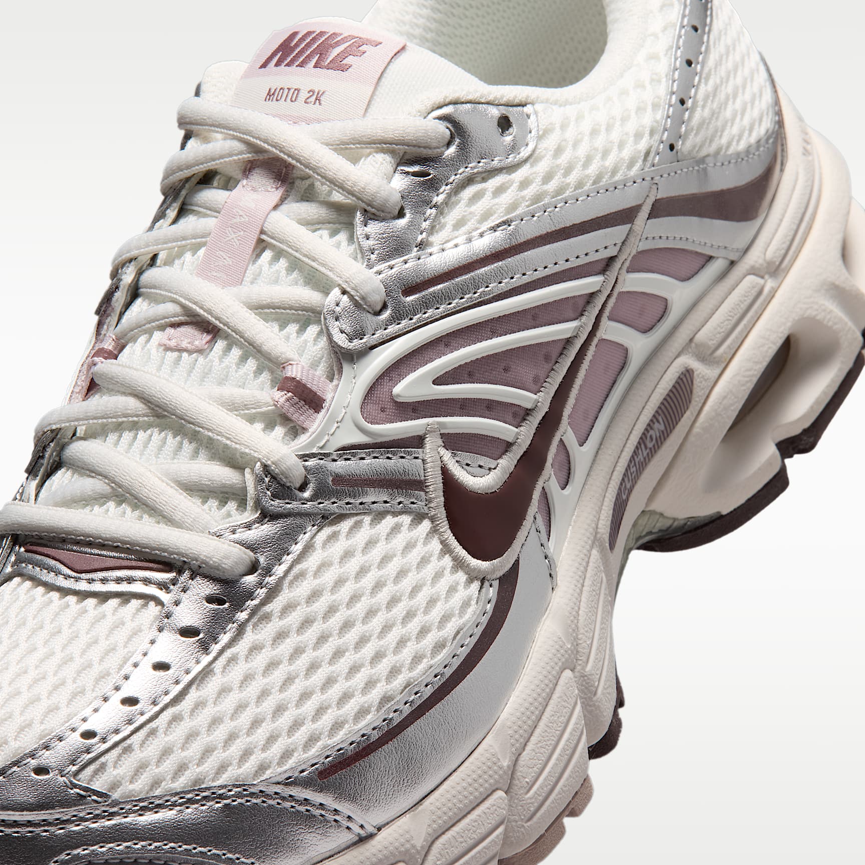 Nike Air Max Moto 2K Schuh (Damen) – Phantom/Metallic Silver/Particle Pink/Tattoo