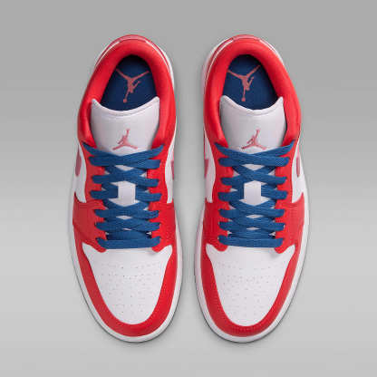 Air Jordan 1 Low Damenschuh – Track Red/Weiß/Desert Berry/True Blue