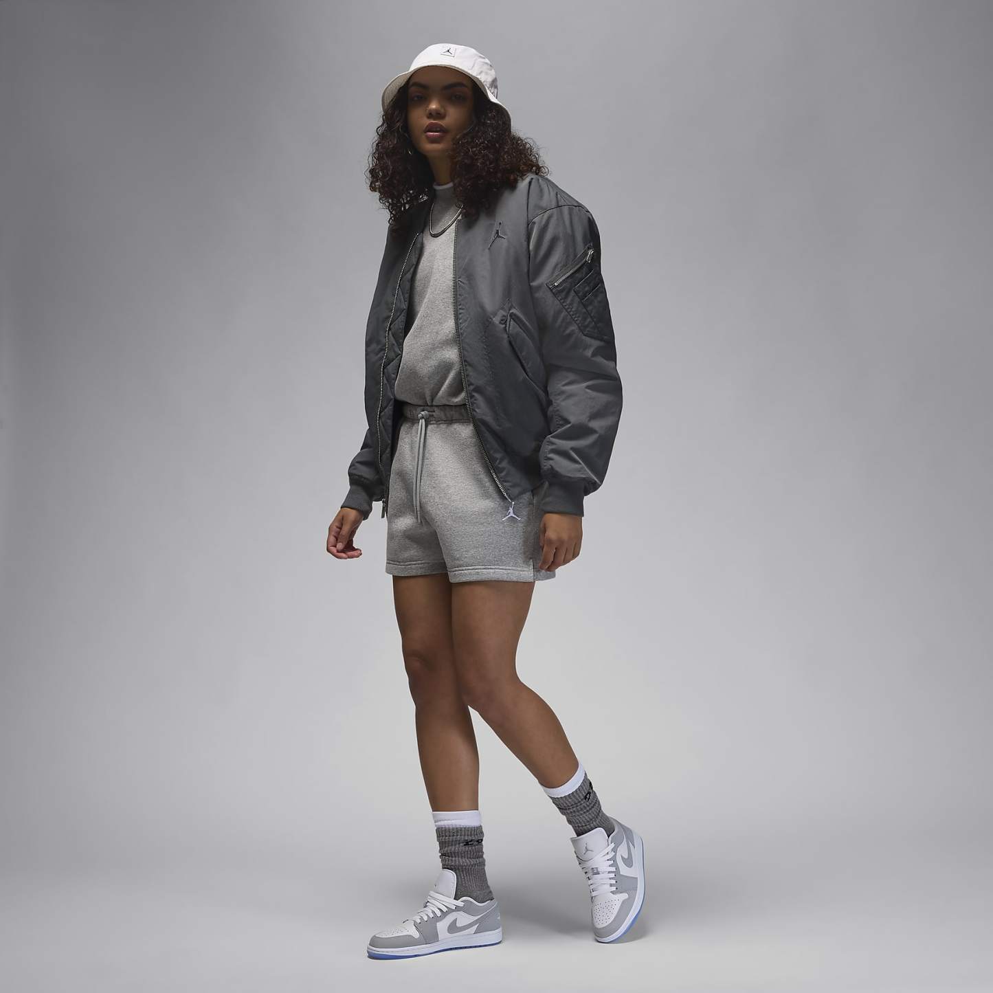 Air Jordan 1 Low Damenschuh – Weiß/Aluminum/Wolf Grey