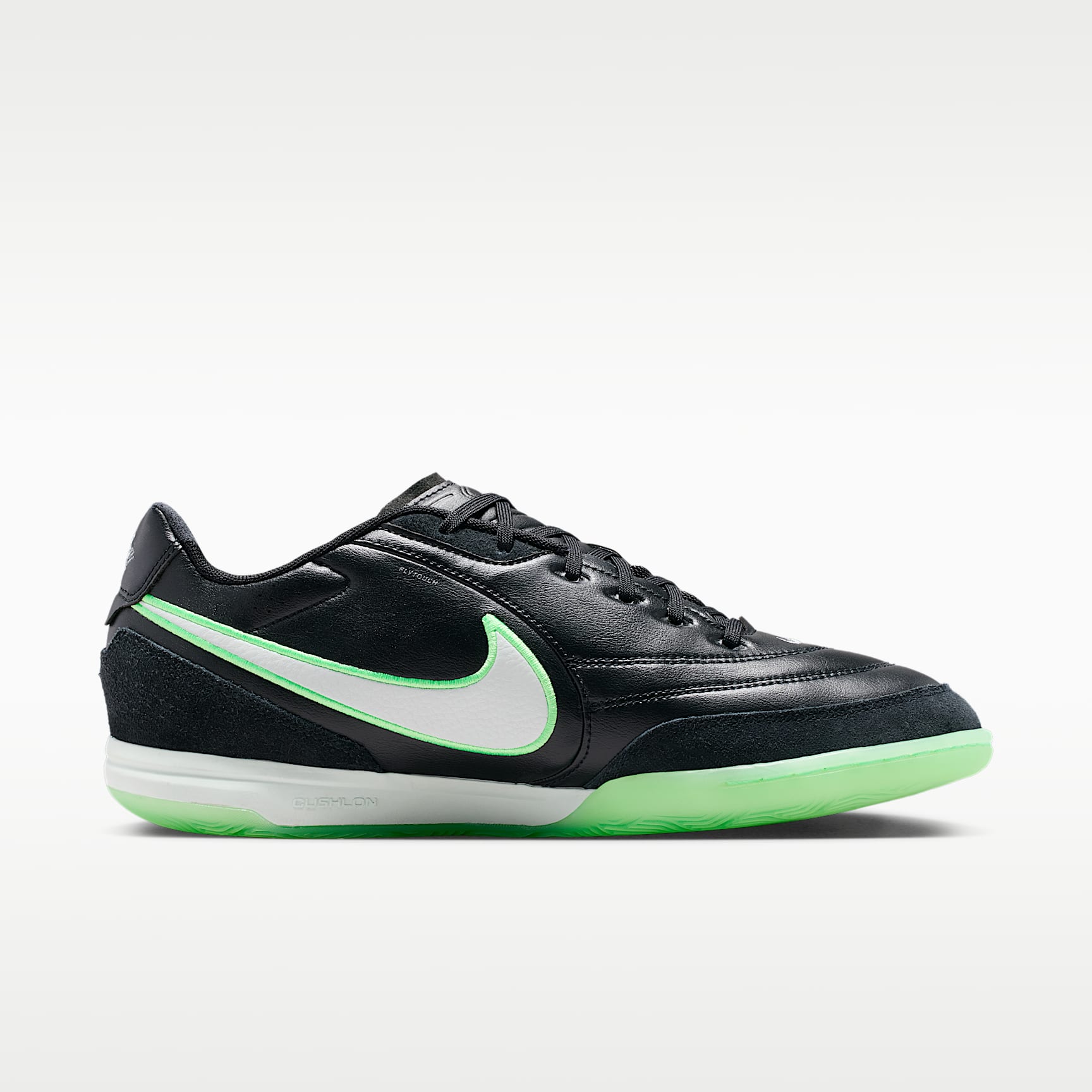 Nike Tiempo Streetgato Low-Top-Fußballschuh für Hallen- und Hartplätze – Schwarz/Schwarz/Illusion Green