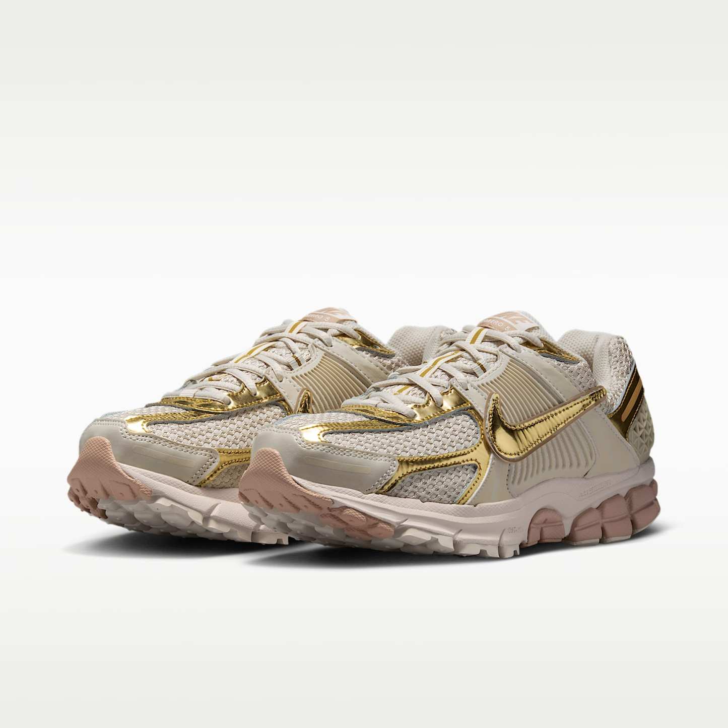 Nike Zoom Vomero 5 Schuh (Damen) – Light Orewood Brown/Hemp/Phantom/Metallic Gold
