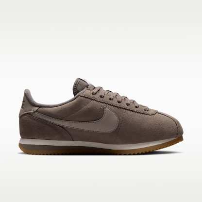 Nike Cortez Schuh (Damen) – Cave Stone/Sail/Gum Light Brown/Enigma Stone