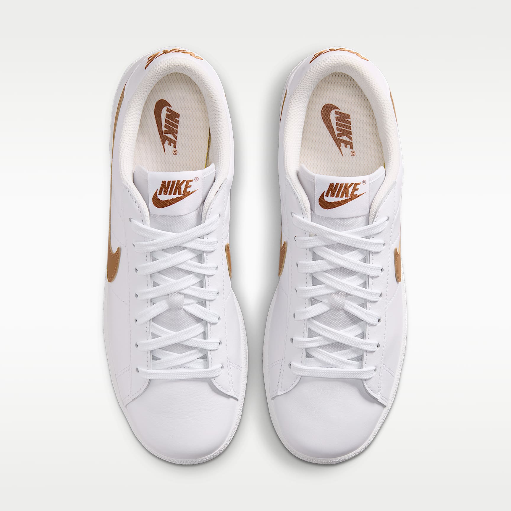 Nike Tennis Classic Damenschuh – Weiß/Weiß/Light British Tan