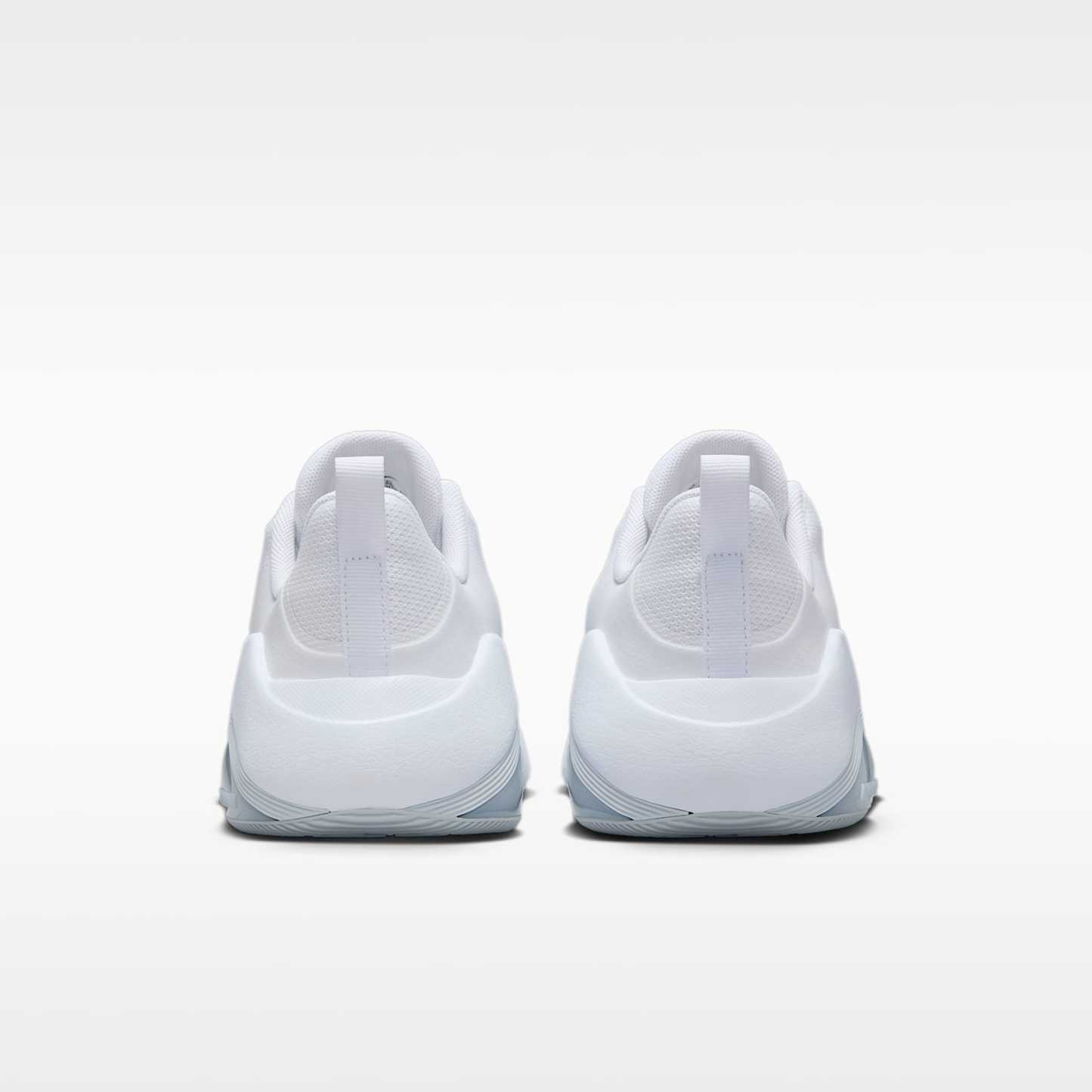 Nike Bella 7 Workout-Schuh (Damen) – Weiß/Weiß/Pure Platinum