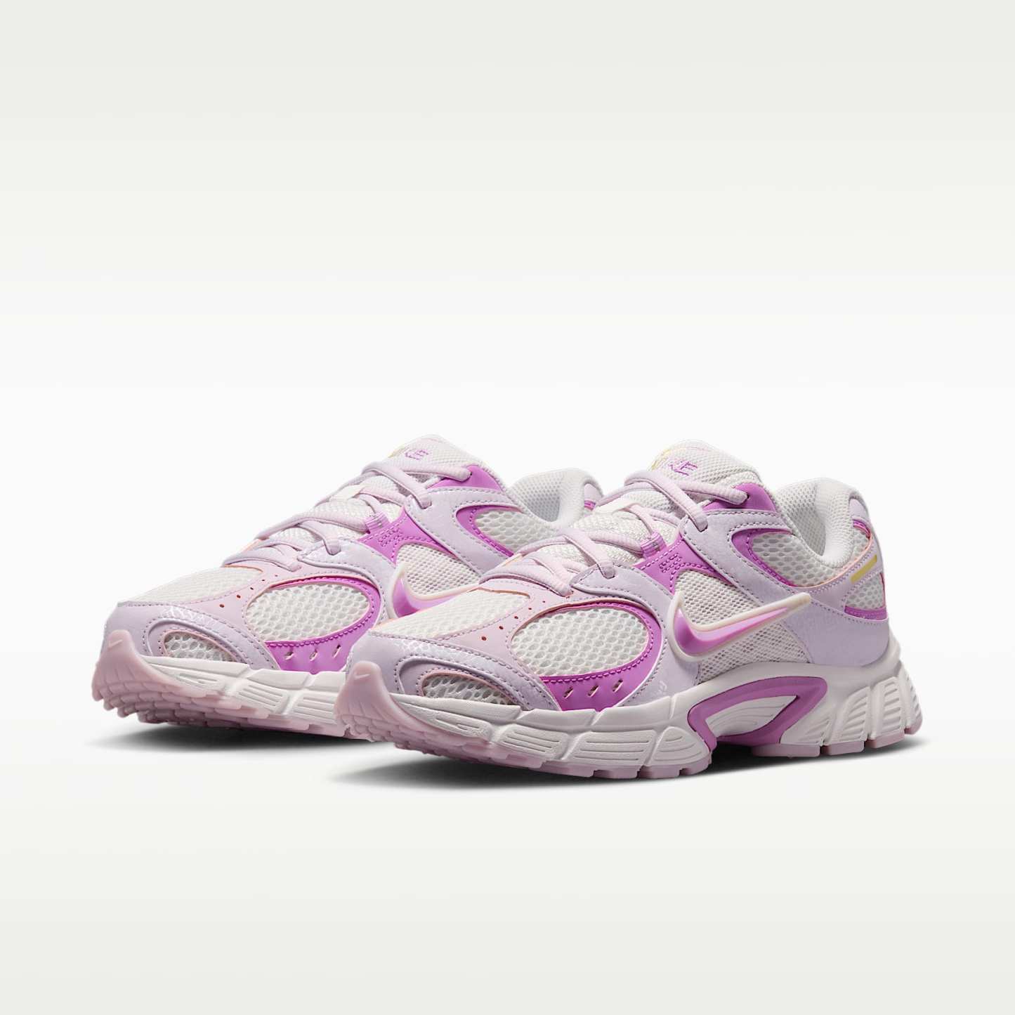 Nike V5 RNR Schuh (Damen) – Summit White/Bleached Lilac/Soft Yellow/Light Magenta