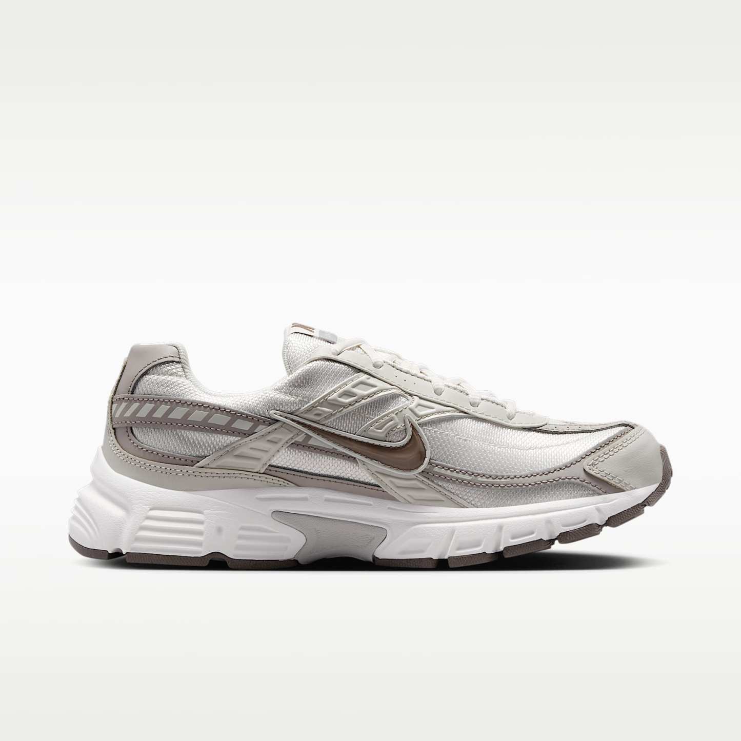 Nike Initiator Damenschuh – Phantom/Light Bone/Sail/Mink Brown