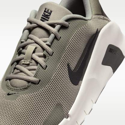 Nike Flex Train Workout-Schuh (Herren) – Light Army/Sequoia/Phantom/Schwarz