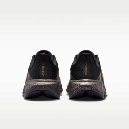 Nike Pegasus 42 "Keely Hodgkinson" Straßenlaufschuhe für Damen – Schwarz/Pitch Blue/Blackened Blue/Blur