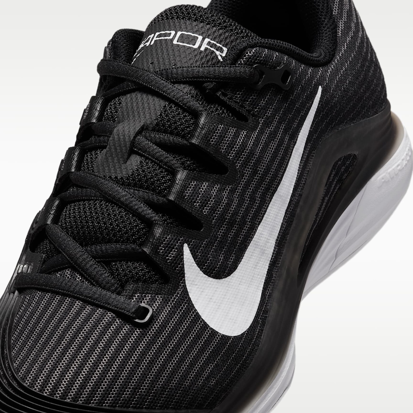 Nike Vapor 12 Tennisschuh für Clay Courts (Damen) – Schwarz/Dark Smoke Grey/Weiß