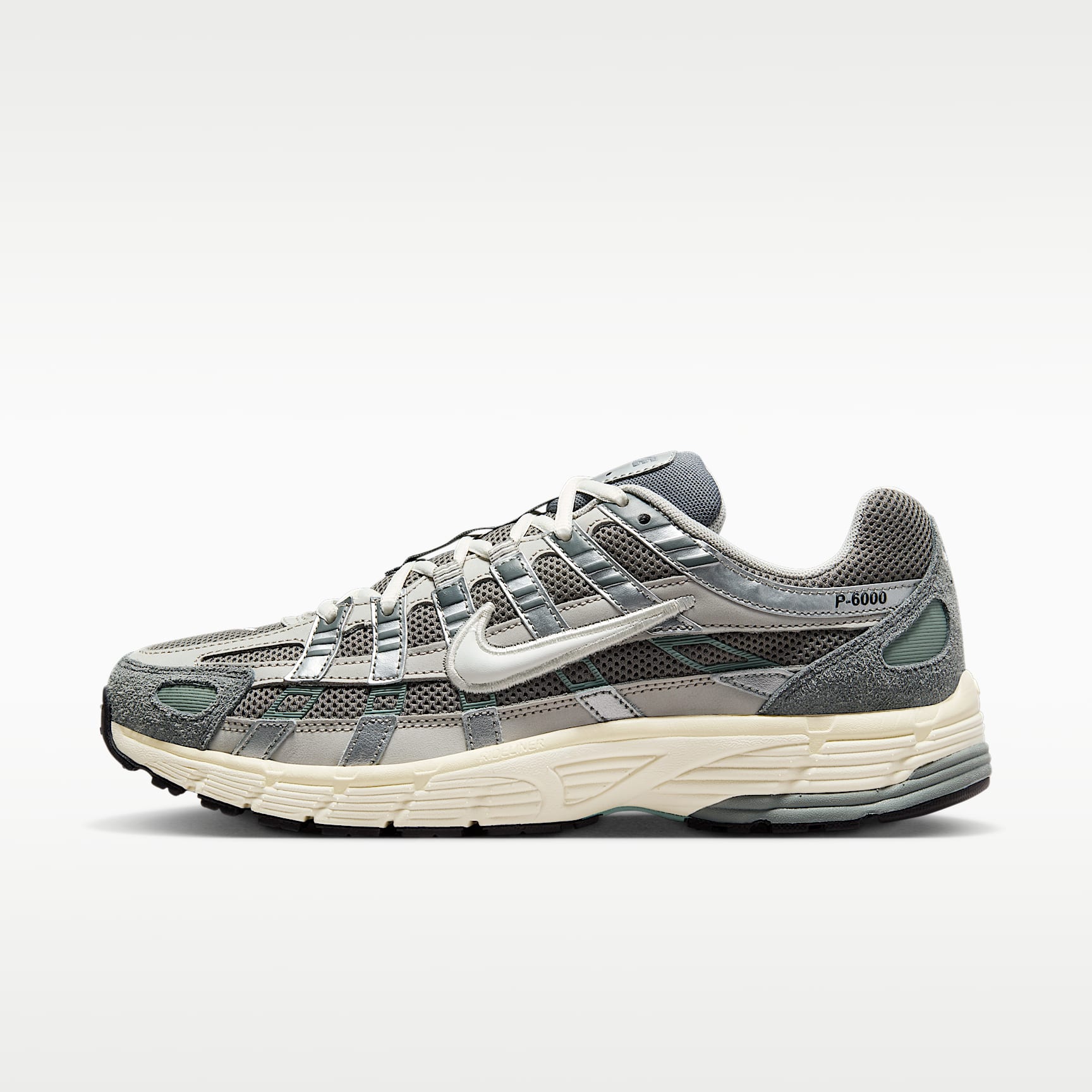 Nike P-6000 Schuh – Flat Pewter/Light Iron Ore/Metallic Silver/Weiß
