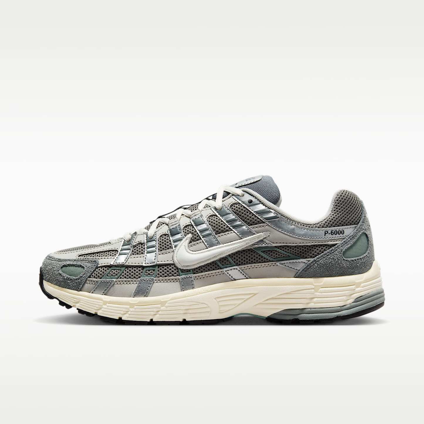 Nike P-6000 Schuh – Flat Pewter/Light Iron Ore/Metallic Silver/Weiß