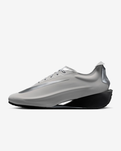 Nike First Sight Noir Schuh (Damen) – Flat Silver/Schwarz/Metallic Silver