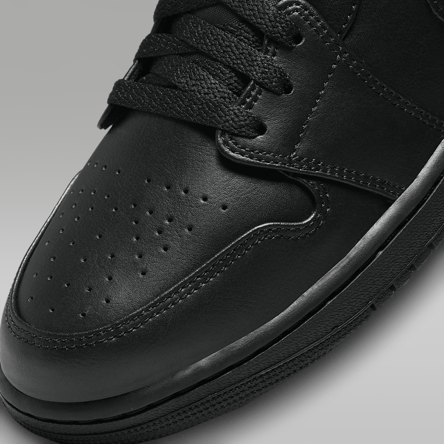 Air Jordan 1 Mid Schuh (Herren) – Schwarz/Schwarz/Schwarz