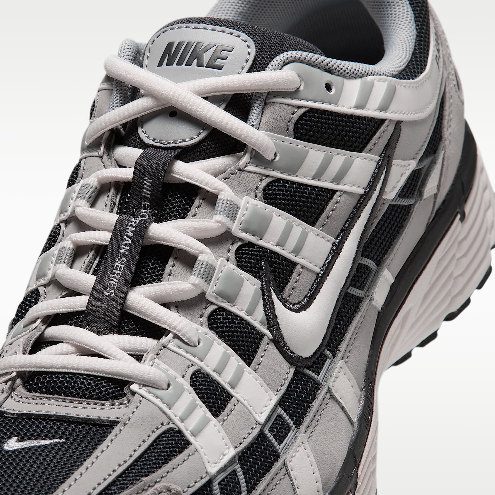 Nike P-6000 Schuh (Herren) – Light Smoke Grey/Anthracite/Schwarz/Sail