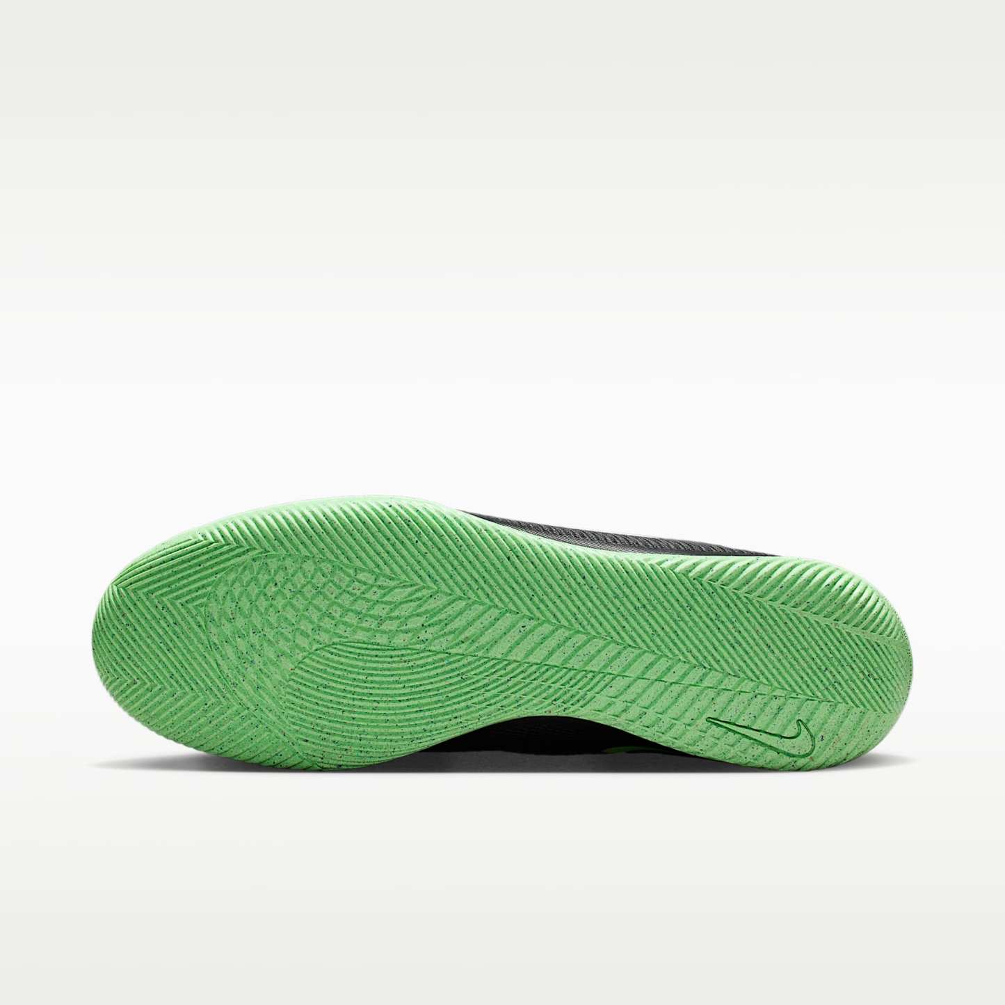 Nike Mercurial Vapor 17 Club Low-Top-Fußballschuh für Hallen- und Hartplätze – Schwarz/Schwarz/Illusion Green