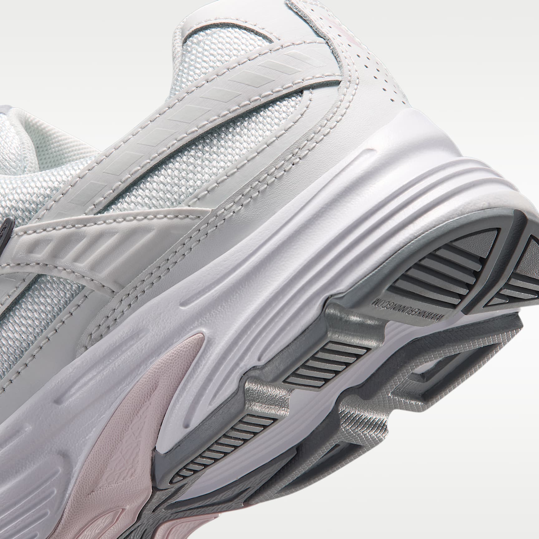Nike Initiator Damenschuh – Summit White/Off White/Light Magenta/Bleached Lilac