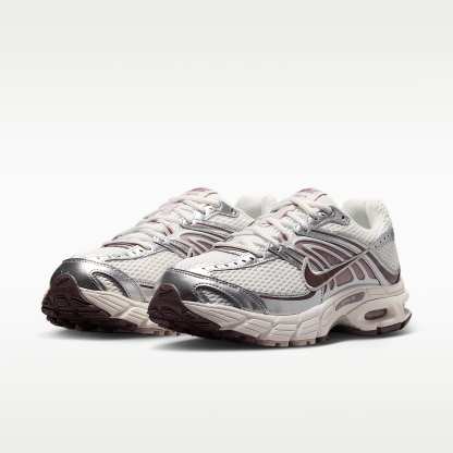 Nike Air Max Moto 2K Schuh (Damen) – Phantom/Metallic Silver/Particle Pink/Tattoo
