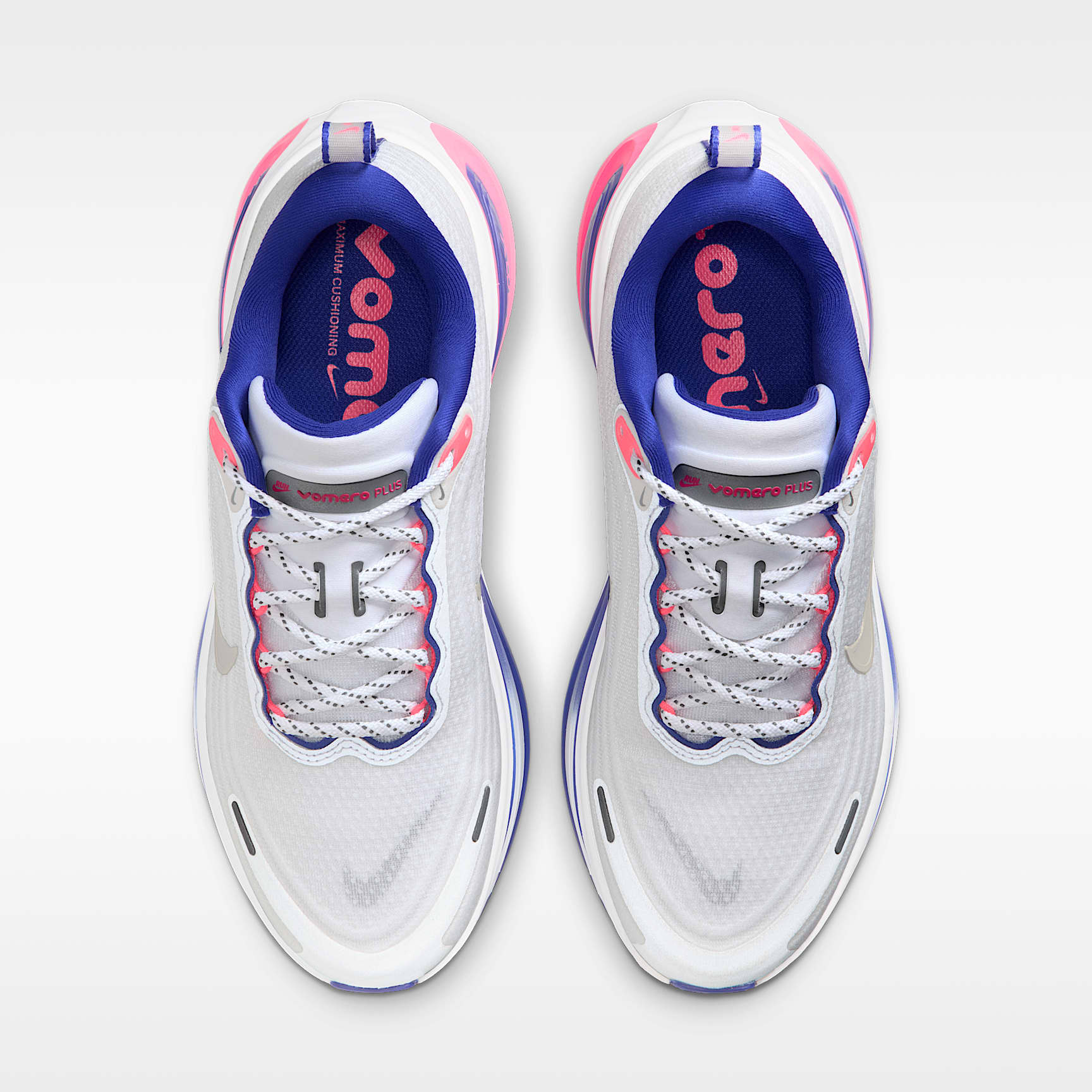 Vomero Plus SE Straßenlaufschuh (Damen) – Weiß/Concord/Hyper Pink/Metallic Silver